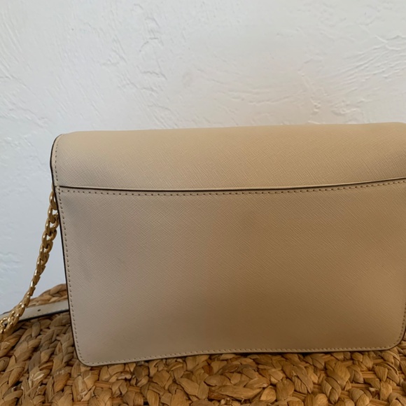 Michael Kors Leather Crossbody Flap Closure Cream/Gold Accents - Picture 5 of 10
